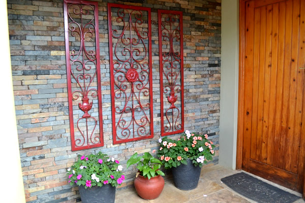 Two bedroom self catering unit near N1 Bloemfontein