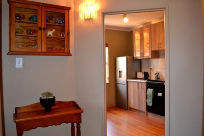 Spacious two bedroom self catering unit near N1 Bloemfontein