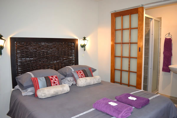 Two bedroom self catering unit near N1 Bloemfontein